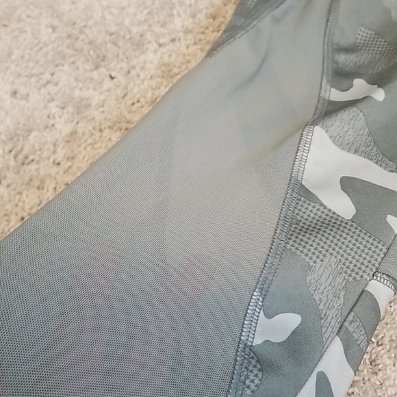 SALE VOGO ATHLETICA CAMO MESH SIDES LEGGINGS - Picture 7 of 12
